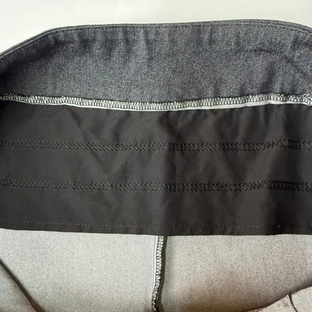 Chicos So Slimming Crop Pants 2 Womens 12 Gray Stretch Pull On Tummy Control